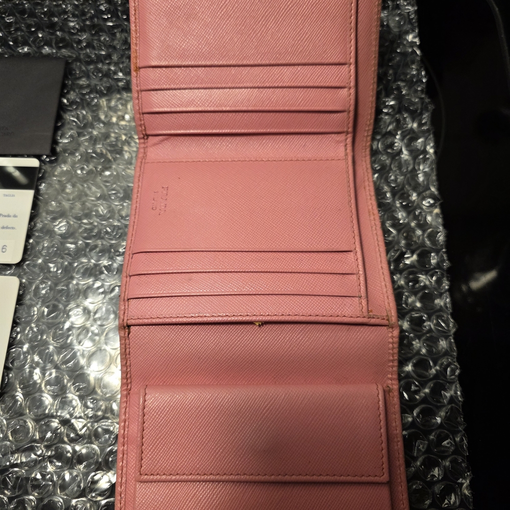 PRADA Milano Pink Saffiano Leather Wallet Interior - Picture 16 of 16